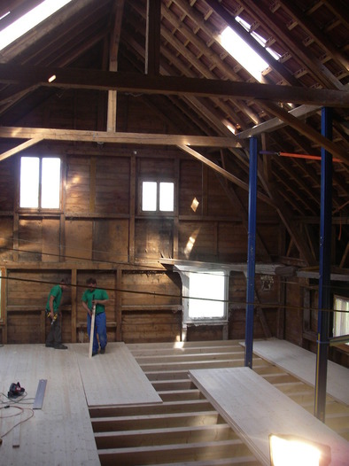 Neue Balkenlage im Bau